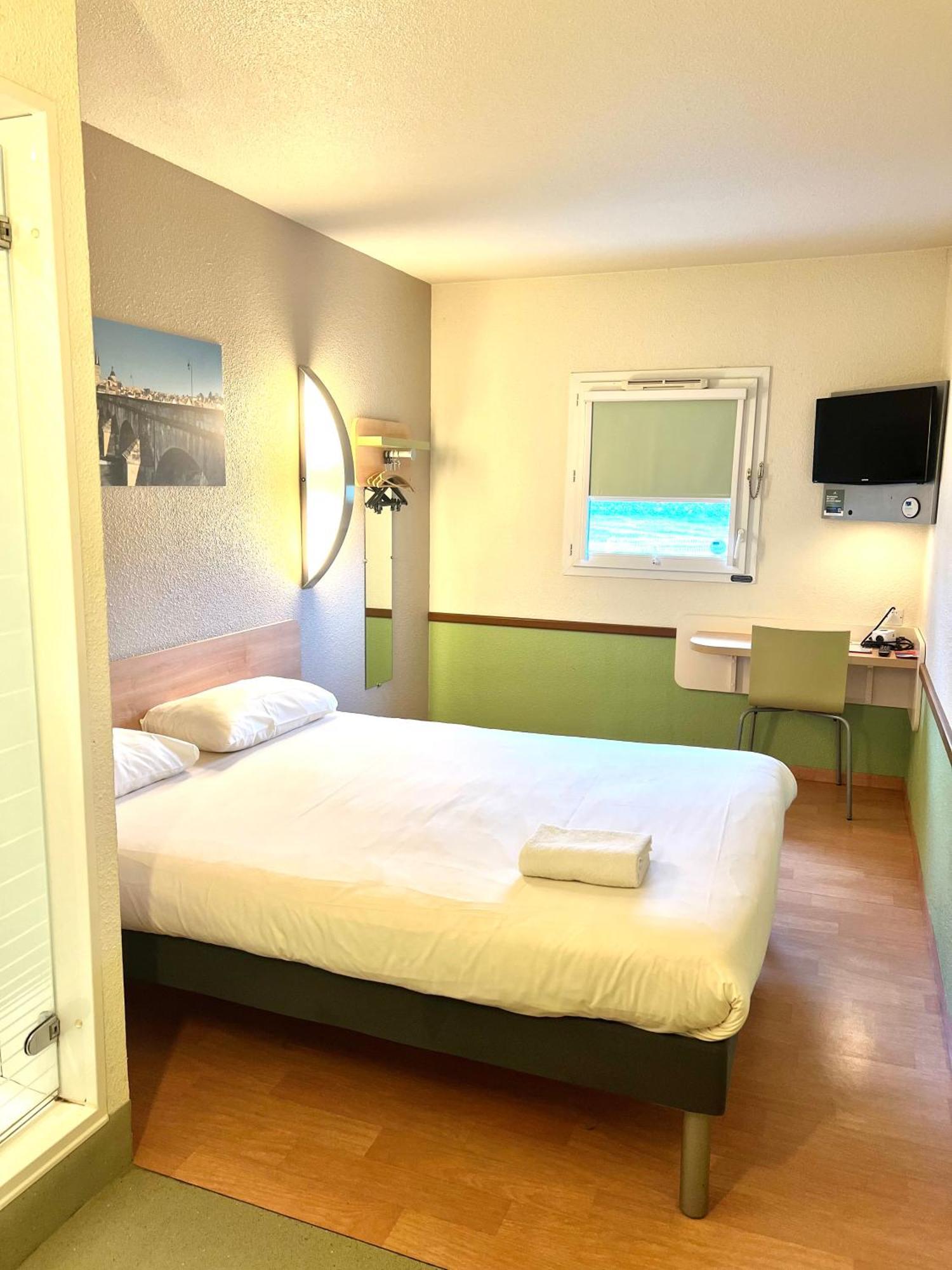 Hotel Ibis Budget Cosne Sur Loire Cosne-Cours-Sur-Loire Exterior foto