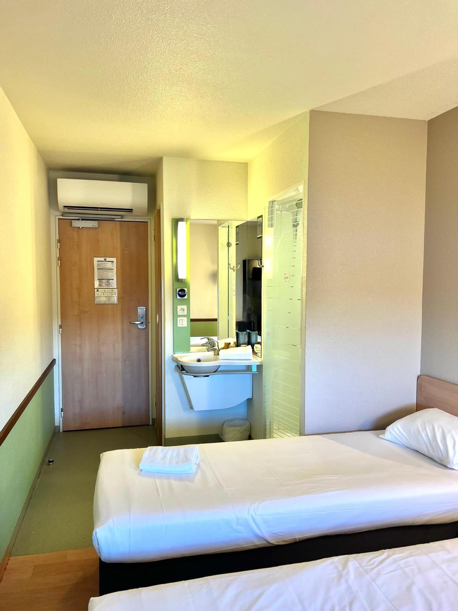 Hotel Ibis Budget Cosne Sur Loire Cosne-Cours-Sur-Loire Exterior foto
