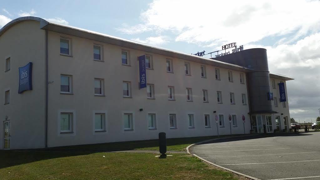Hotel Ibis Budget Cosne Sur Loire Cosne-Cours-Sur-Loire Exterior foto